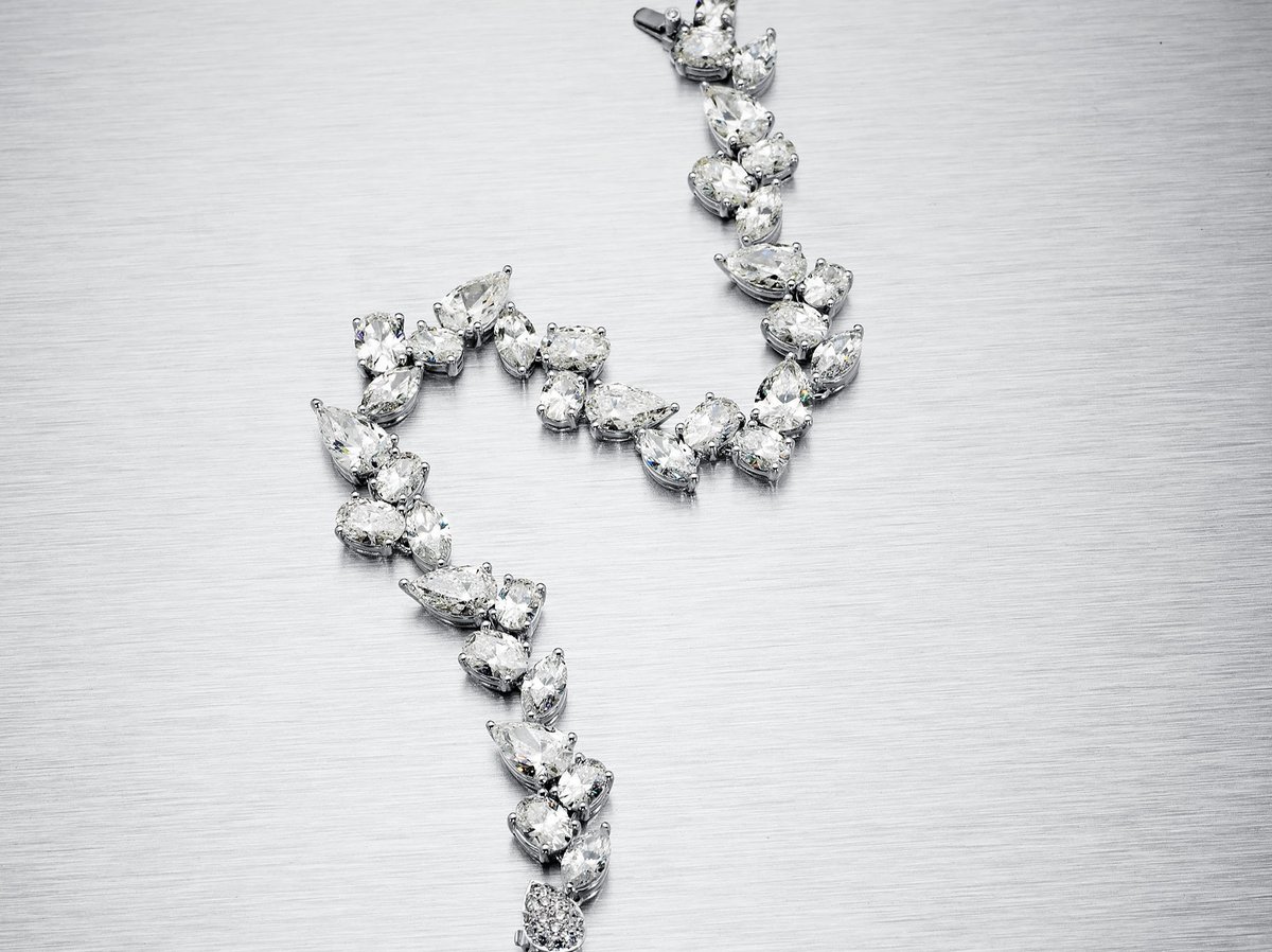 060039-Diamond Couture Bracelet-20120726-02_facebook_silver  logo (1)